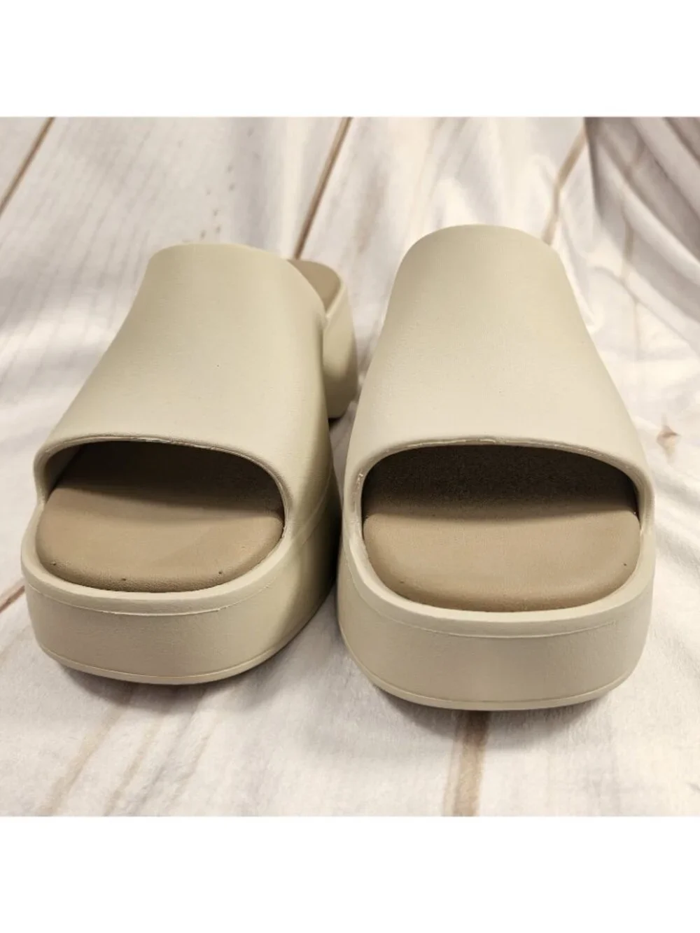 Womens Skechers Natural Rave Platform Slide Sandals Size 10 Beach Resort Summer